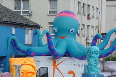 No screenshot, so enjoy this octopus balloon.